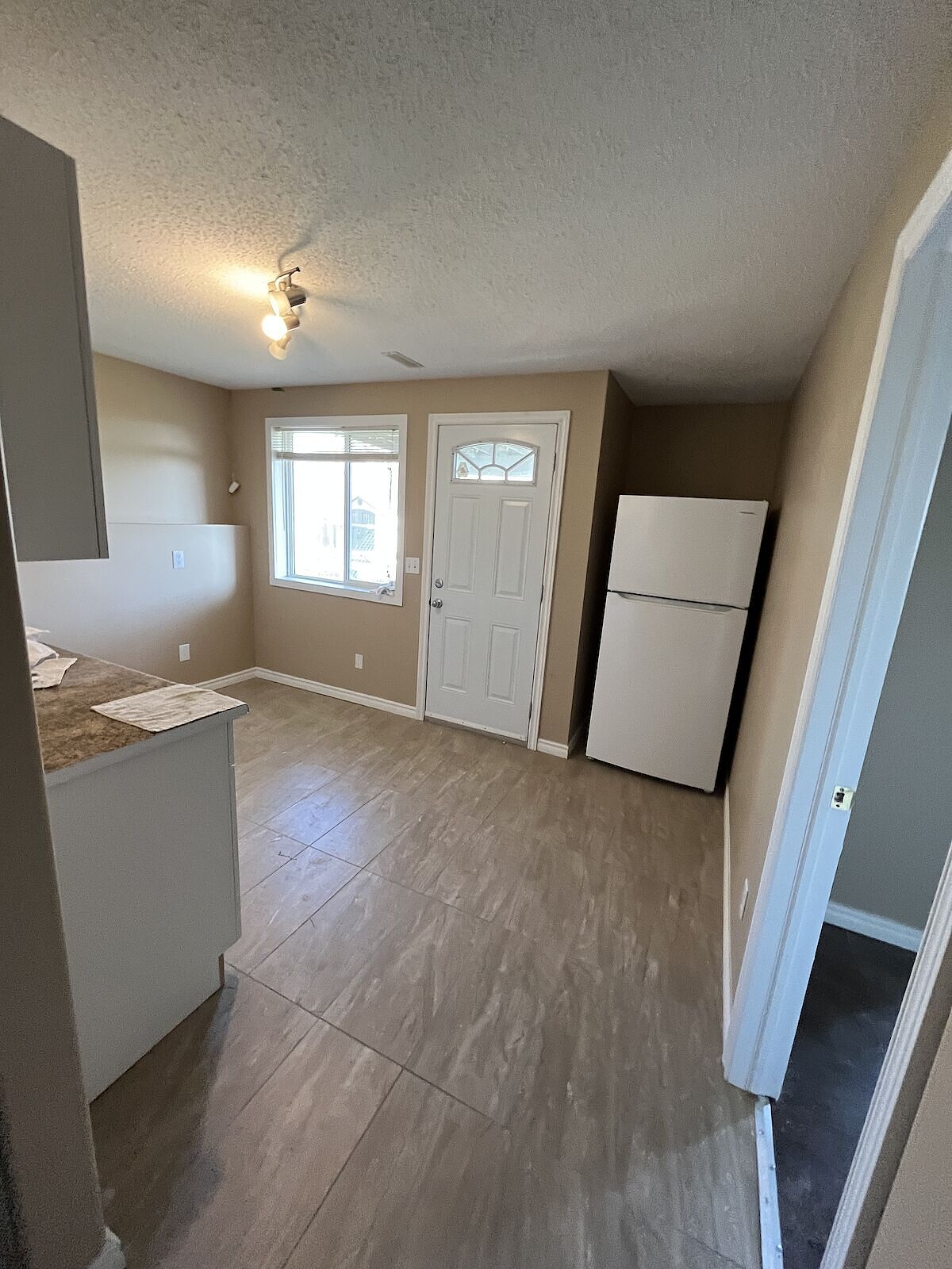 Calgary 2 bedrooms Basement for rent. Property photo: 571308-1