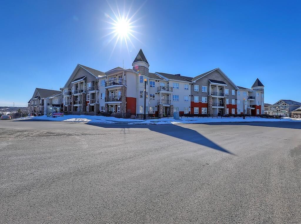 Calgary 2 bedrooms Condo Unit for rent. Property photo: 571412-1