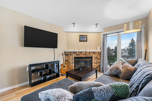 Calgary 3 bedrooms Townhouse for rent. Property photo: 571885-2