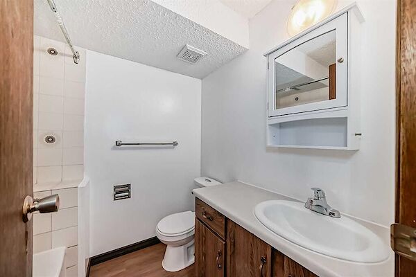 Calgary 1 bedroom Room For Rent for rent. Property photo: 571954-3