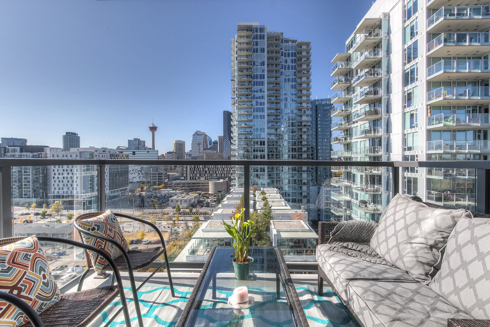 Calgary 1 bedroom Condo Unit for rent. Property photo: 572550-1