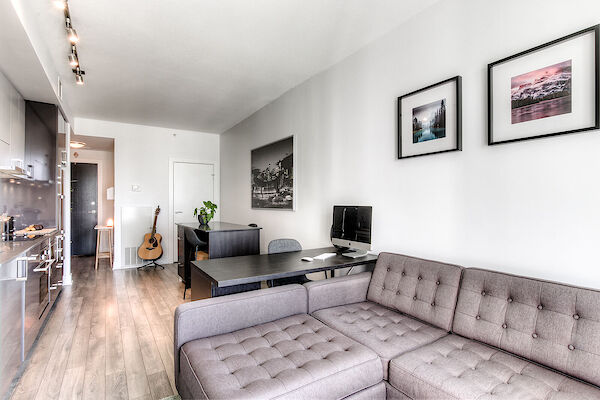 Calgary 1 bedroom Condo Unit for rent. Property photo: 572550-3