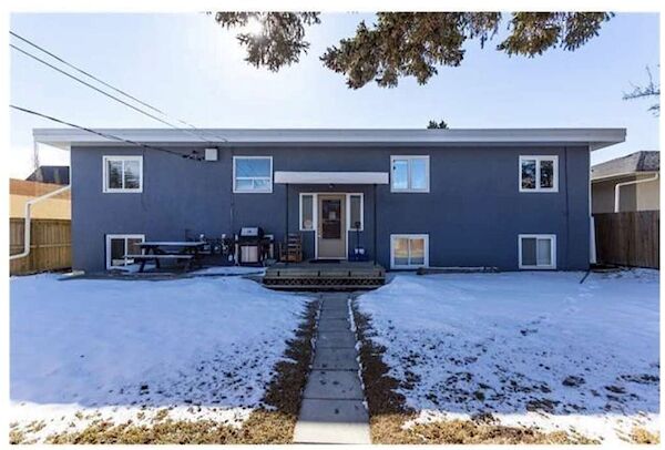 Cozy clean 2 bedroom apartment in the heart of Highland park