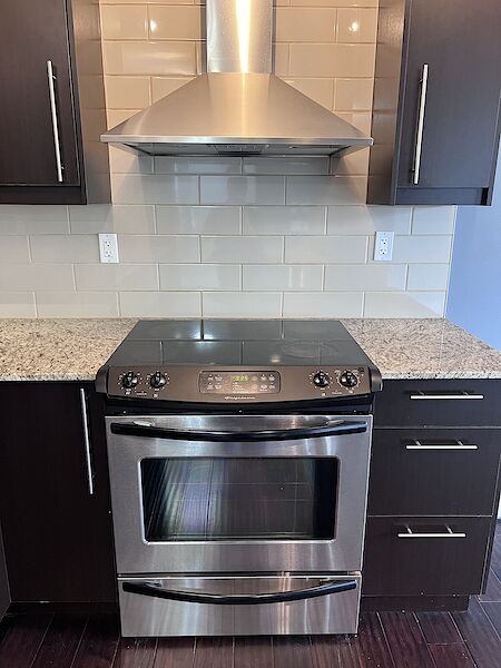 Calgary 2 bedrooms Condo Unit for rent. Property photo: 572985-3