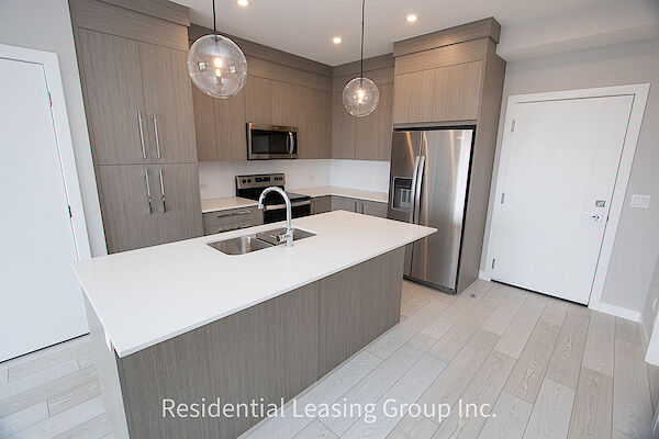 Calgary 2 bedrooms Condo Unit for rent. Property photo: 573202-3
