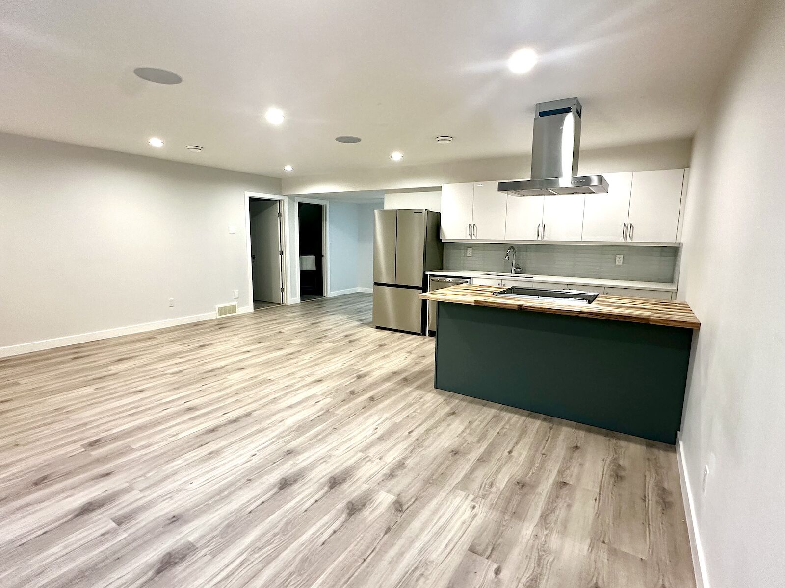 Calgary 2 bedrooms Basement for rent. Property photo: 573622-1