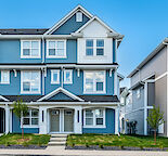 END UNIT | 3 BEDS | 3.5 BATHS | DB GARAGE & DRIVEWAY | CLOSE TO SCHOOLS