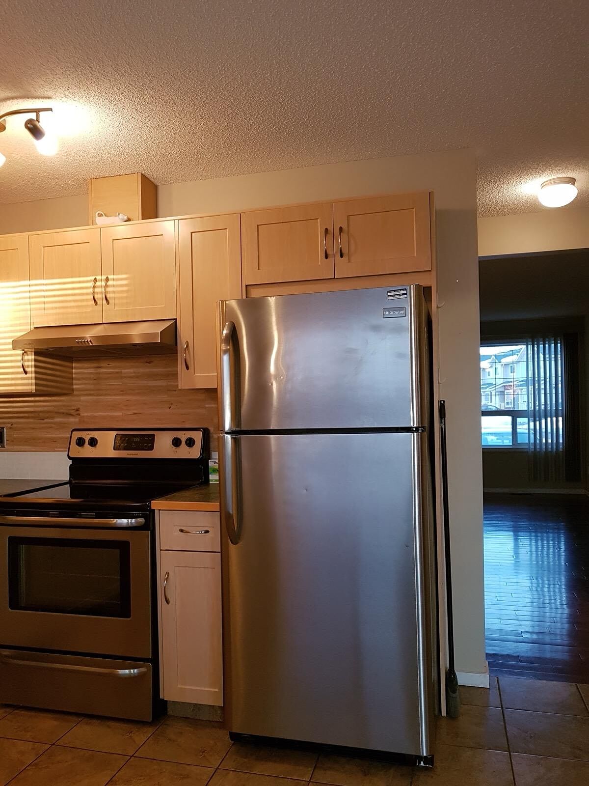 Calgary 3 bedrooms Townhouse for rent. Property photo: 574117-1