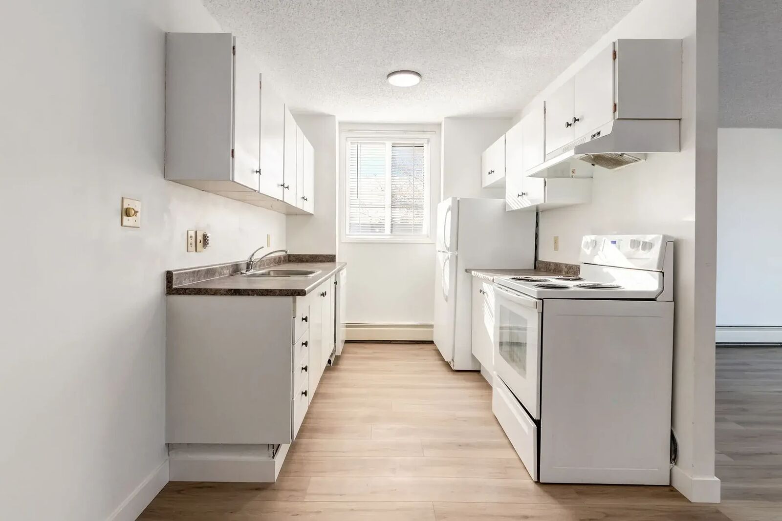 Calgary 2 bedrooms Apartment for rent. Property photo: 574783-1