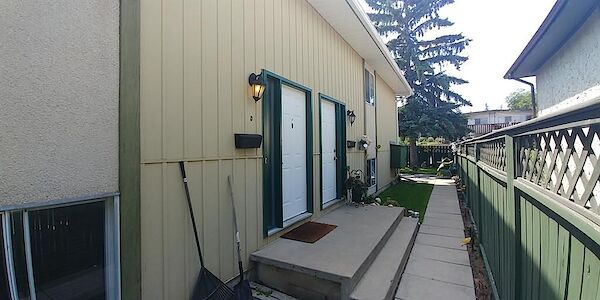 Calgary 3 + Den bedrooms Townhouse for rent. Property photo: 575192-2