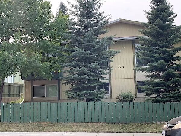 Calgary 3 + Den bedrooms Townhouse for rent. Property photo: 575192-3