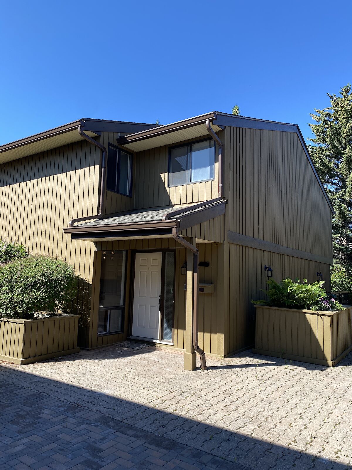 Calgary 3 bedrooms Townhouse for rent. Property photo: 575216-1