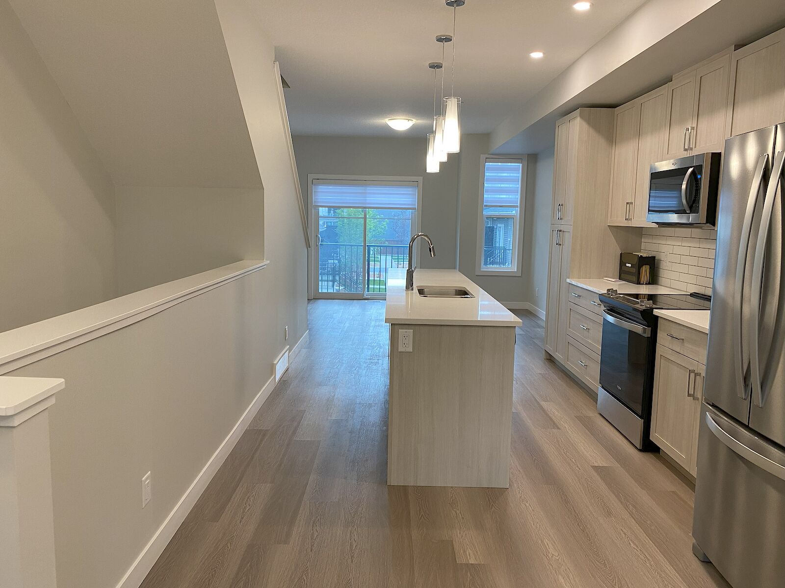 Calgary 3 bedrooms Townhouse for rent. Property photo: 575754-1