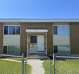 Spacious 1 Bedroom Apartment Unit Available!