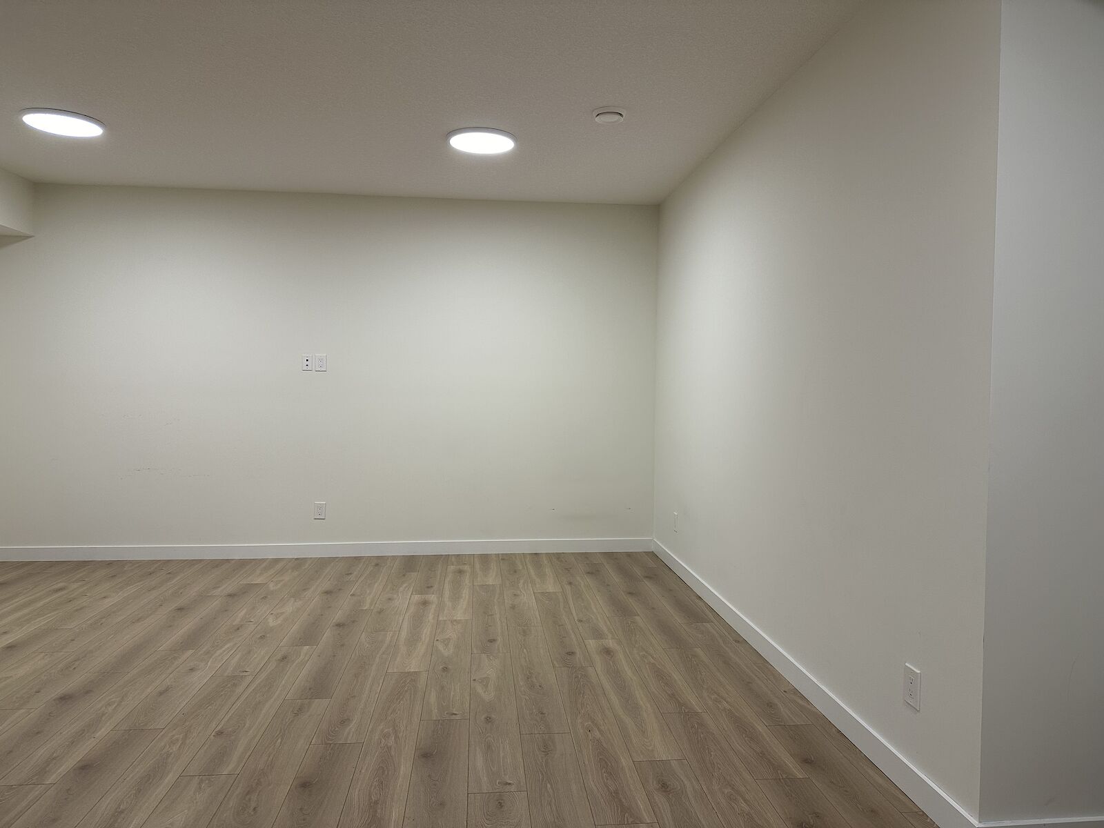 Calgary 1 bedroom Basement for rent. Property photo: 575928-1