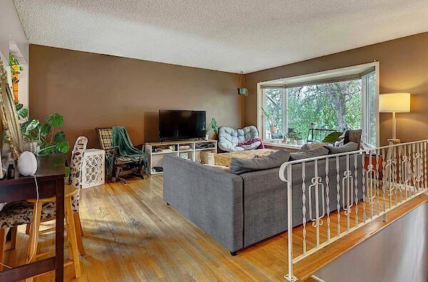 Calgary 4 bedrooms House for rent. Property photo: 576520-3