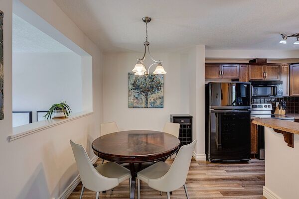 Calgary 2 bedrooms Townhouse for rent. Property photo: 576646-3