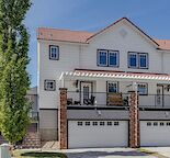 Elegant and Modern Townhouse in Royal Oak- Close to shopping and schools