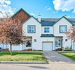 Cozy 3 Bedrooms Townhouse in Bridlewood SW(Basement included)