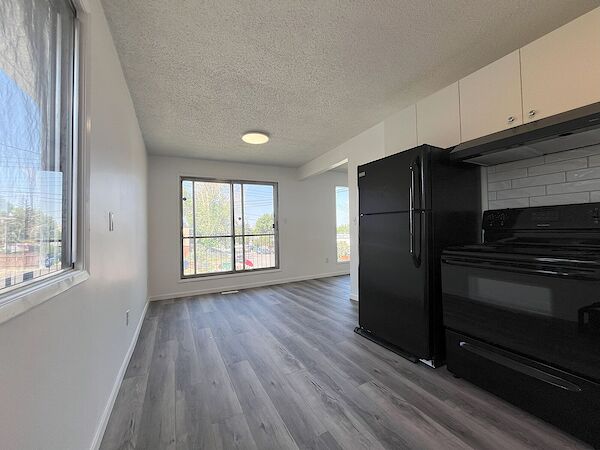Calgary 3 + Den bedrooms Townhouse for rent. Property photo: 577057-2