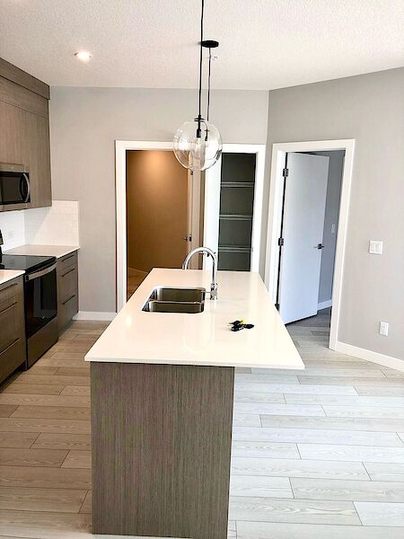Calgary 2 bedrooms Condo Unit for rent. Property photo: 577137-3