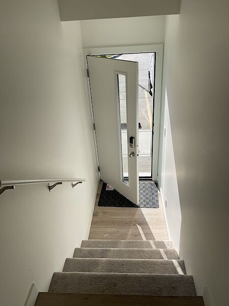 Calgary 2 bedrooms Condo Unit for rent. Property photo: 577140-2