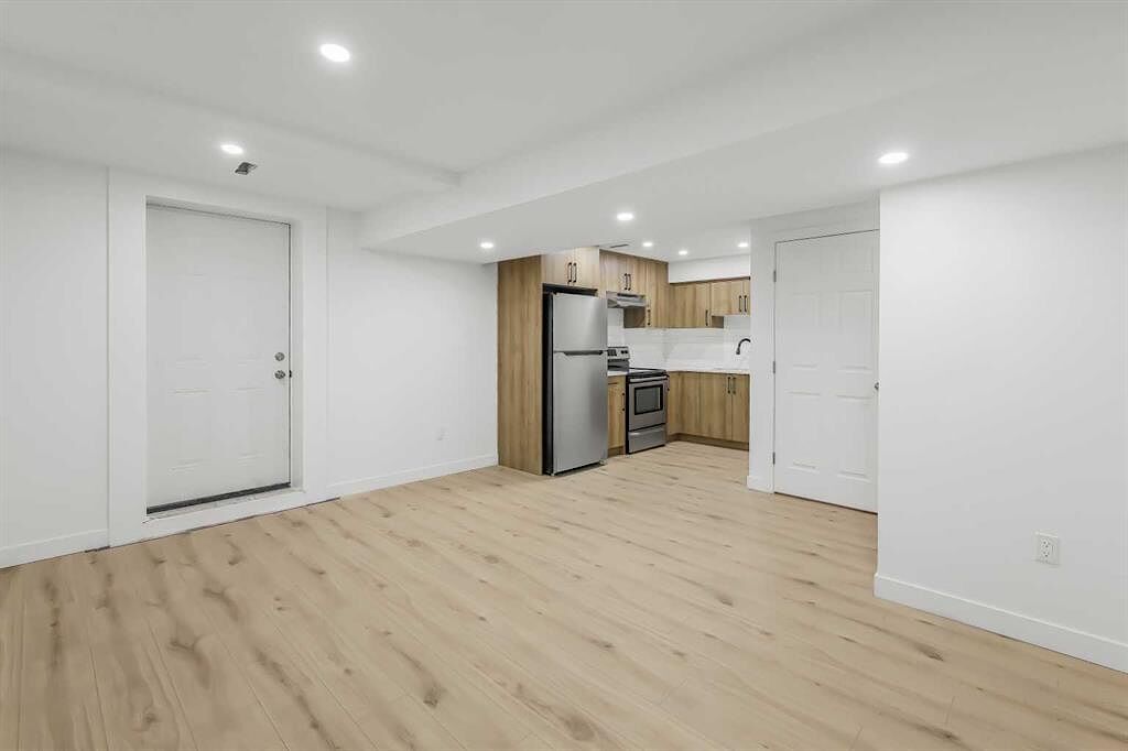 Calgary 3 bedrooms Basement for rent. Property photo: 577228-1