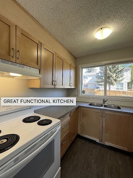 Calgary 3 bedrooms Townhouse for rent. Property photo: 577239-2