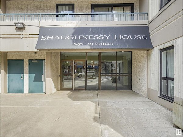 Beautiful unit in a great location
