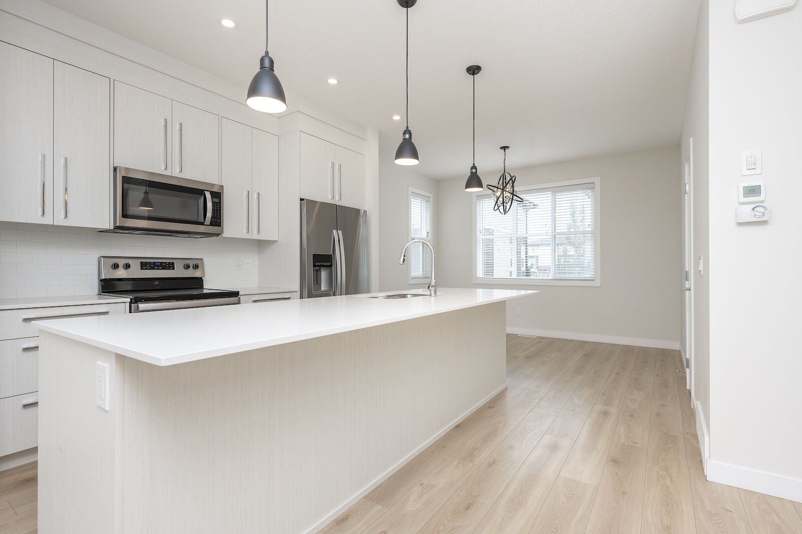 Calgary 3 + Den bedrooms Townhouse for rent. Property photo: 577336-1