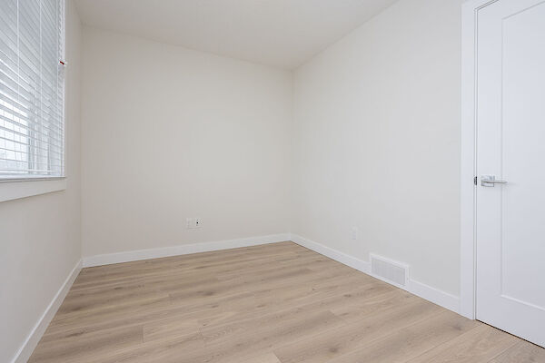 Calgary 3 + Den bedrooms Townhouse for rent. Property photo: 577336-2