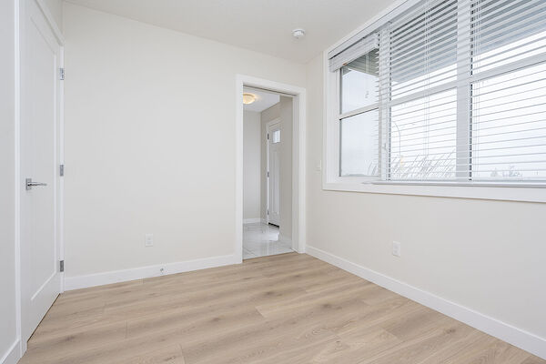 Calgary 3 + Den bedrooms Townhouse for rent. Property photo: 577336-3