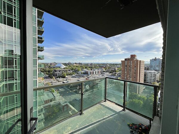 Calgary 1 + Den bedrooms Condo Unit for rent. Property photo: 577576-2