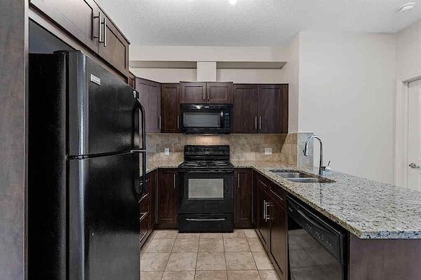 Calgary 2 bedrooms Condo Unit for rent. Property photo: 577655-2