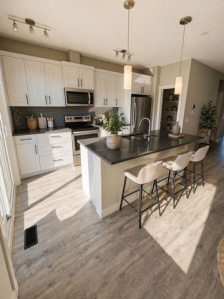 Calgary 3 + Den bedrooms Duplex for rent. Property photo: 577689-2