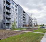 Elegant 1 bedroom Condo w/ 2 parking stalls
