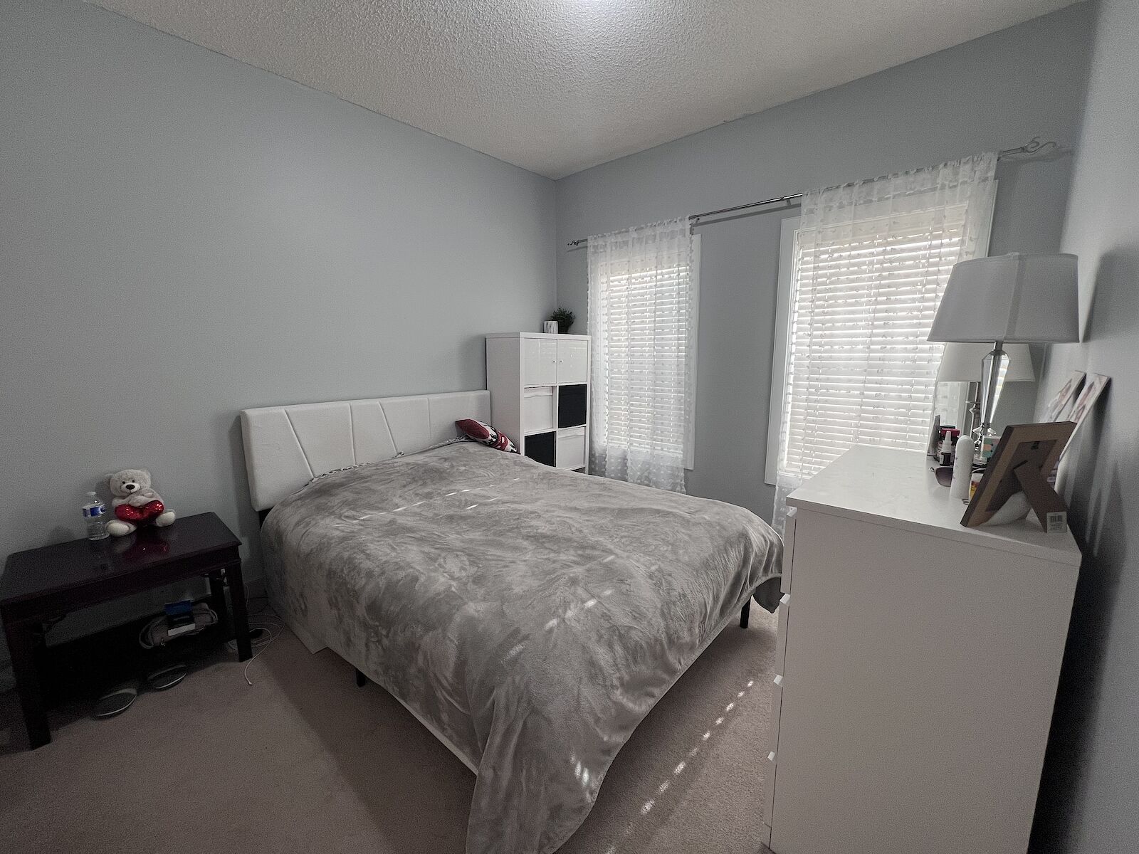 Calgary 1 + Den bedrooms Condo Unit for rent. Property photo: 577917-1