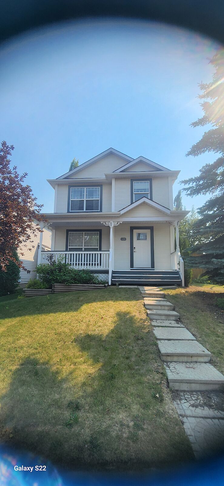 Calgary 4 bedrooms Room For Rent for rent. Property photo: 577938-1