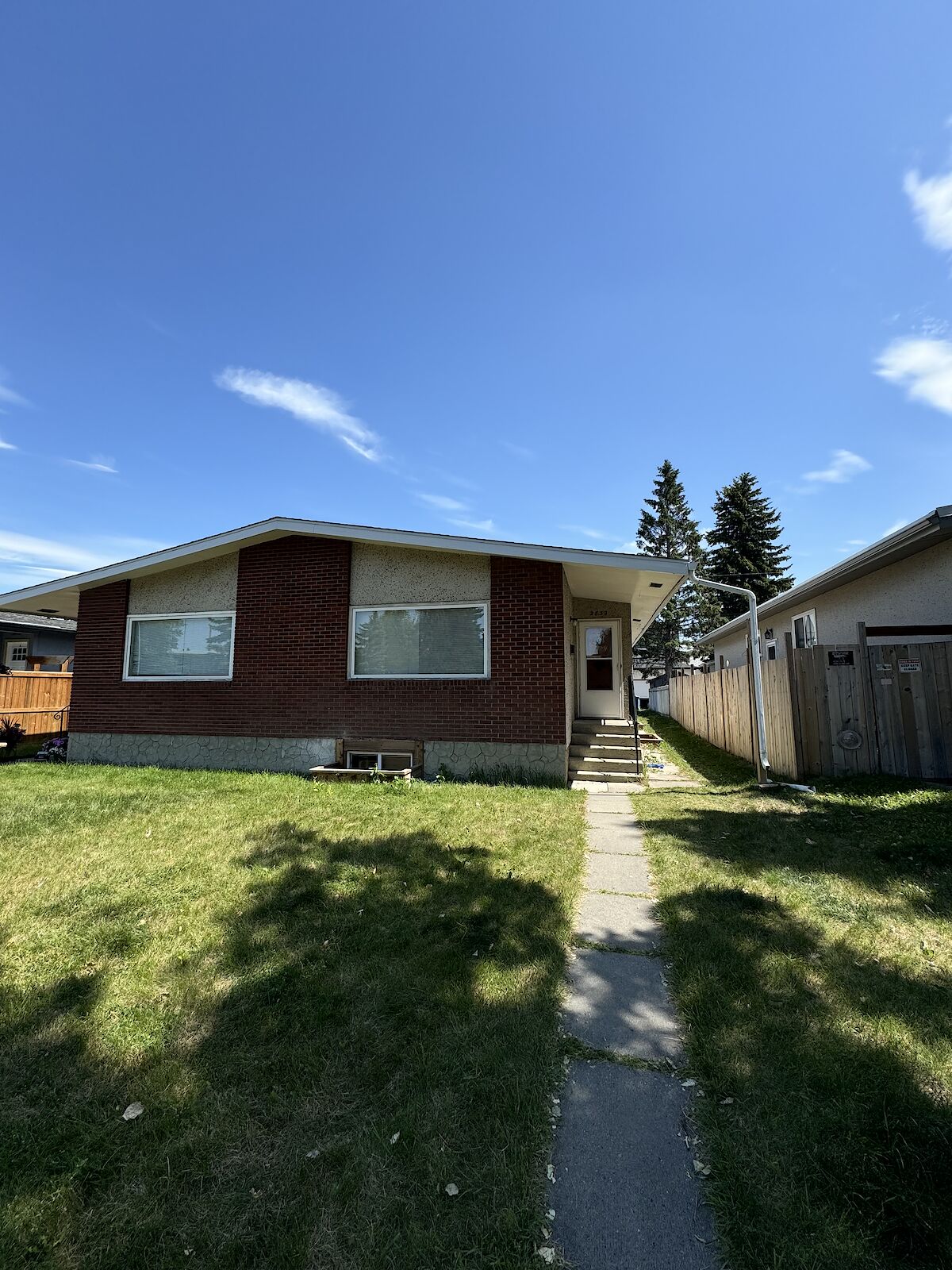 Calgary 2 bedrooms Main Floor for rent. Property photo: 578370-1