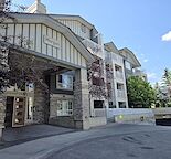 Beautiful, Top Floor, Two Bedroom Two Bath + Den, Pet Friendly