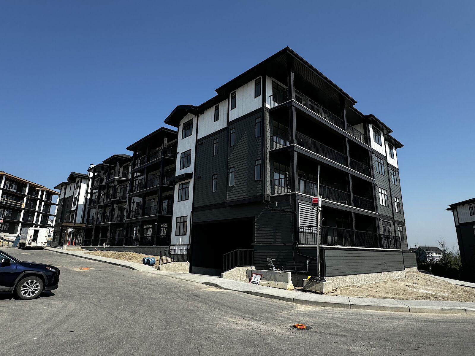 Calgary 2 bedrooms Condo Unit for rent. Property photo: 578527-1