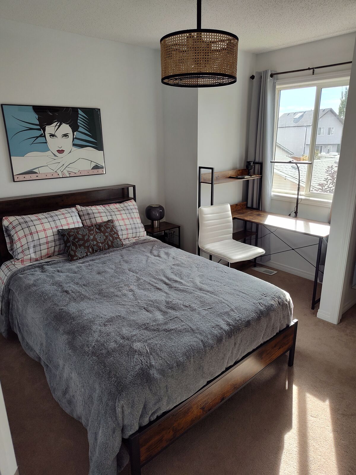 Calgary 3 bedrooms Room For Rent for rent. Property photo: 578956-1