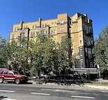 1 bedroom plus den Beltline Condo available 25 Feb