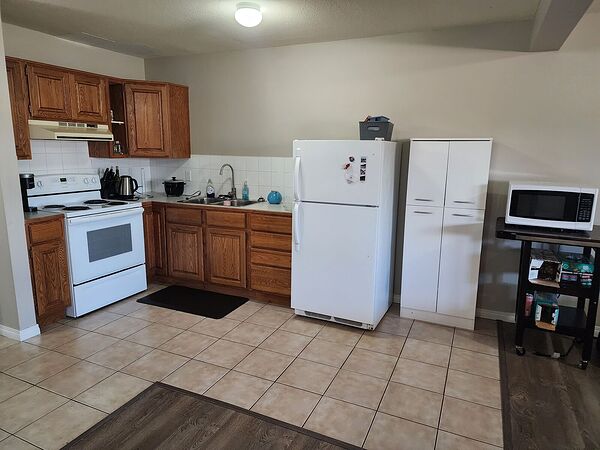 Calgary 2 bedrooms Basement for rent. Property photo: 579121-2