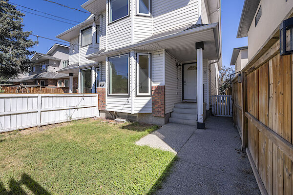 Calgary 3 bedrooms Townhouse for rent. Property photo: 579364-2