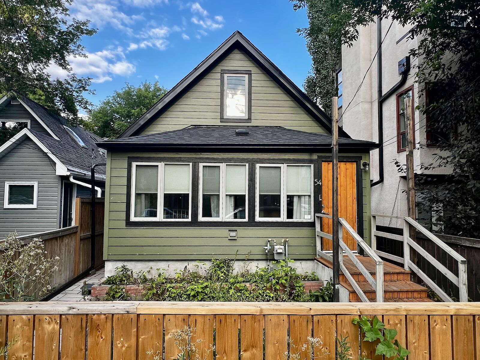 Calgary 1 bedroom Room For Rent for rent. Property photo: 579593-1