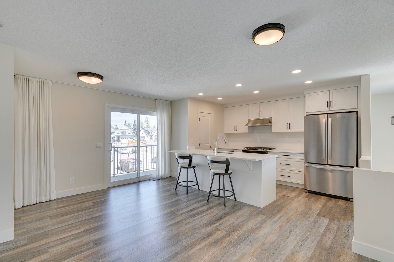 Calgary 2 bedrooms Garage Suite for rent. Property photo: 579867-1