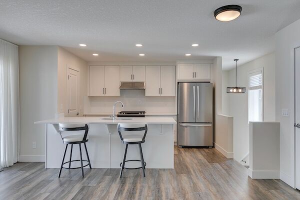 Calgary 2 bedrooms Garage Suite for rent. Property photo: 579867-2
