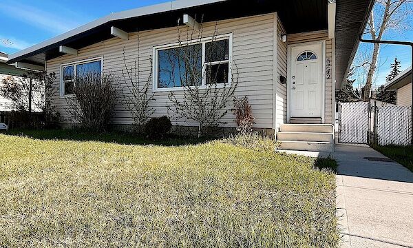 Calgary 3 bedrooms Duplex for rent. Property photo: 580011-2