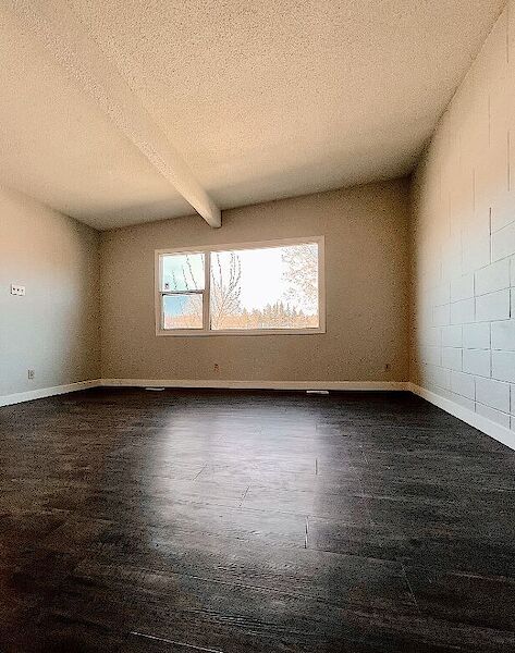 Calgary 3 bedrooms Duplex for rent. Property photo: 580011-3